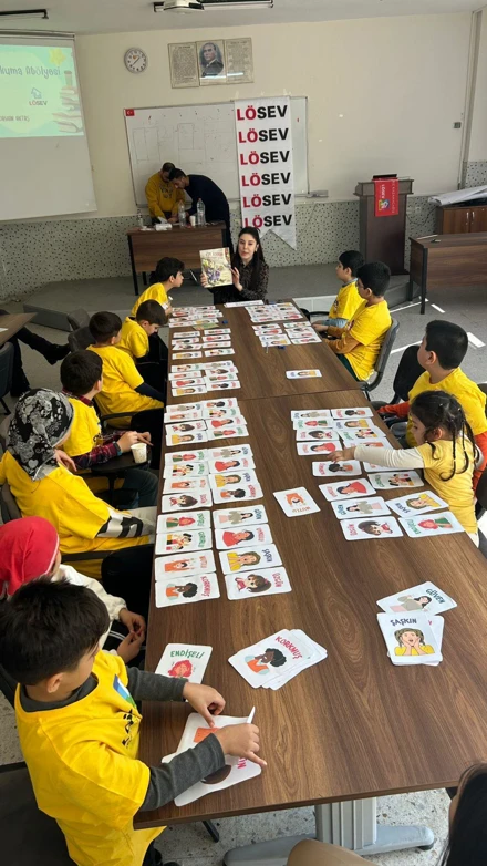 Lösemiyi yenen minik kahramanlar, Eğitim Fakültesinde bilimsel yolculuğa çıktı